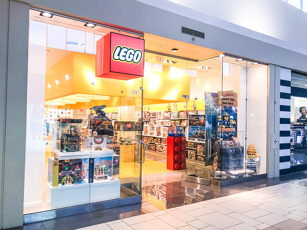 Grunde nitrogen I hele verden Lego Store Walls & Shelving | Point-of-Purchase Displays